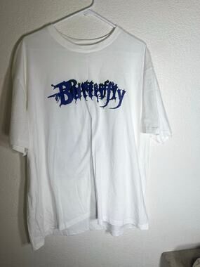 XXL Butterfly men's T-shirt w/graphic design-used good